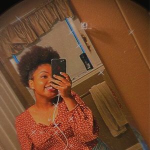 Meet your Posher, Ellie